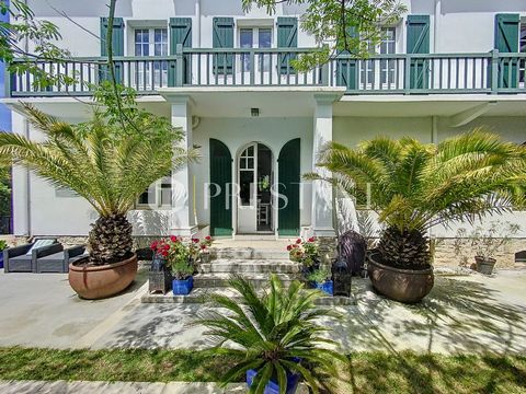 For sale in the heart of Hendaye, this remarkable 19th-century residence, designed by architect Durandeau, has been fully renovated while preserving its historical charm. Offering 300 m² of living space over four levels, this home is a true architect...