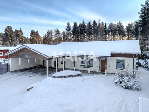 Vous êtes à la recherche d’une maison qui offre individualité et originalité ? La maison en pierre unique et robuste est maintenant à la recherche d’un nouveau propriétaire à Jääli. À l’abri du Suokuja, sur son propre terrain, ce complexe fonctionnel...