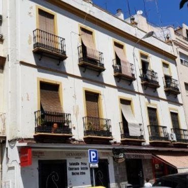 WORKS STARTED Upcoming construction of fantastic homes on the same Calle Feria nº 141, in the section from Calle Relator to La Resolana, which is the widest and brightest in the entire Calle Feria, a stone's throw from the Alameda and the Center of S...