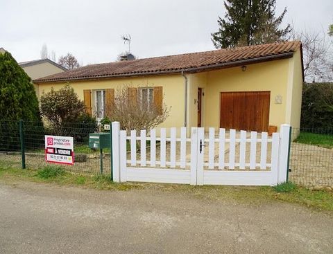 Montignac Lascaux- Maison 3 pièces. Prix 201 600 euros Honoraires: 5% TTC charge acquéreur soit 192 000 euros hors honoraires. Sur la commune de Montignac Lascaux non loin du centre bourg, tous commerces à pied , venez découvrir cette maison contempo...