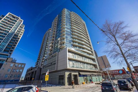 Bright, sunny and cozy two bedroom and two bathroom unit located in one of the city's best neighbourdhoods. With nearly 800 square feet of living space, floor to ceiling windows, hardwood floor throughout, recently updated kitchen including new moder...