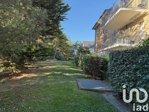 iad France - Pascal Testelin vous propose: Opportunité Rare - Appartement de Prestige à Dinard Situé à Dinard, à seulement 300 mètres de la mer, cet appartement de standing saura vous séduire par ses prestations haut de gamme et son emplacement privi...