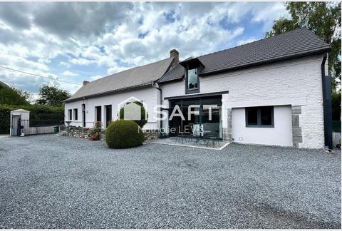 Rénovation contemporaine pour cette fermette avec hangar dans un village réputé proche des axes routiers
