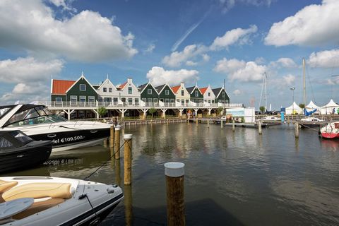 The spacious and luxurious apartments at Resort Poort of Amsterdam are located in a small complex of three floors at the edge of the resort. They all have a view over the marina and over the park itself. From each apartment you can see the Markermeer...