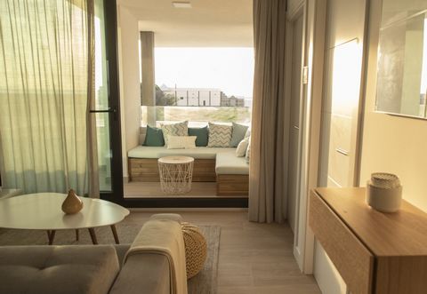 Modern apartment for rent in Tarifa, few steps from Los Lances beach. This apartment is in newbuilt modern urbanization Cigüeña Blanca. There is open living room with fitted kitchen and dinning room. A small balcony with nice and cozy chill out area....