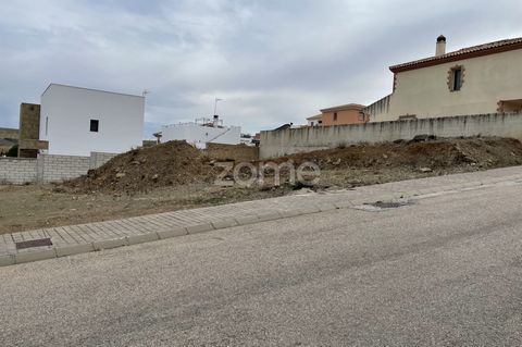 Identificação do imóvel: ZMES506035 This plot is sold in the Urbanization Los Pradillos de Casabermeja, URBAN plot and in the best urbanization of Casabermeja, less than 3 minutes from all the necessary services to build your new life, schools and in...