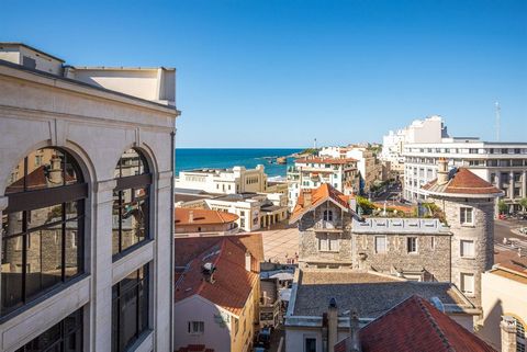 Ocean view apartment On the top floor of an elegant residence downtown Biarritz, beautiful contemporary apartment of 74 m2 in a quiet area with a magnificent view of the Grande Plage de Biarritz. It offers a remarkable living environment in the heart...