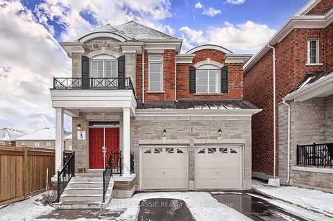 Detached Home 4 Bedrooms, 4 Bathrooms, Located In The New Sharon Village. On A Quite Cres. About 2800 Sq. Feet, Open Concept Dark Hardwood Floors On Main, Huge Kitchen With Center Island + Granite Counter Top. Close To Schools, Parks, Hwy 404,Shoppin...