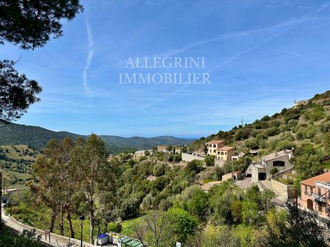 In a charming little village of Balagne, this land with a capacity of about 2,666 m2 has a breathtaking view of the valleys. Due to its location, in continuity with the village, this land enjoys a rare tranquility while remaining in the immediate vic...