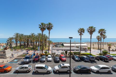 Located in Torremolinos this flat welcomes 2 guests. If you want to enjoy the Mediterranean climate and be close to the sea, this flat is ideal for your holidays. It is located on the first floor without a lift. As it is a block of flats there are ne...