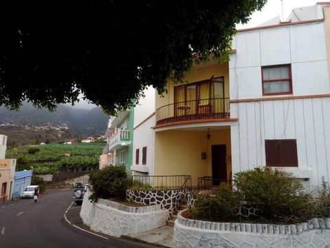 For sale house on the Carretera a las Nieves.~~The house is distributed as follows: we access the house through the central part of the house surrounded by gardens and upon entering it we find on the ground floor a living-dining room, kitchen, bathro...