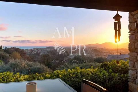 Villa with a panoramic sea view, over the Esterel and the hills of Mougins. With a south-facing exposure, it benefits from natural light as well as magnificent sunsets and sunrises. With a surface area of ??approximately 200 m2 spread over two levels...