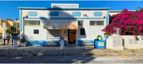 Do you dream and want to have your own business? Come and discover this friendly restaurant in operation, located in Fuseta, a highly touristic location. The commercial space is for sale for €250,000 or transfer for €25,000 With 93 m2 of gross area, ...