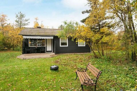 Well-kept holiday cottage with a large lawn located in a quiet area approx. 500 m from fishing spot at the Gudenå and approx. 10 km to Silkeborg.