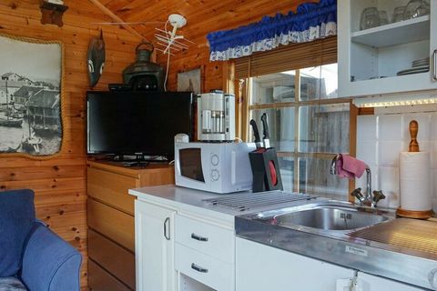 Small and cozy house on the beautiful island of Gullholmen. Wonderful terrace with ocean views. The beach is close by, and you have plenty of possibility of fishing all around the island. There's a lovely nature park only 200 m from the house, with f...