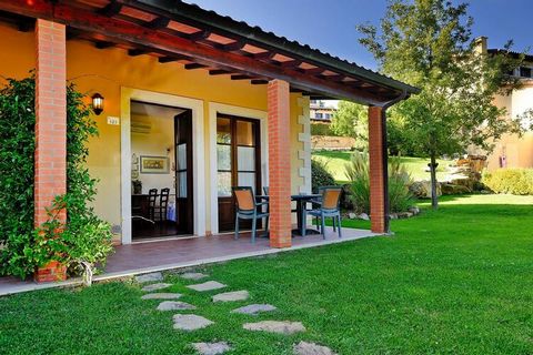 Holiday complex built in Tuscan style and embedded in the typical landscape. All accommodation units come with a well-equipped kitchenette and have a terrace or balcony with garden furniture. Free Wi-Fi is also available at reception. The Punto a Cap...