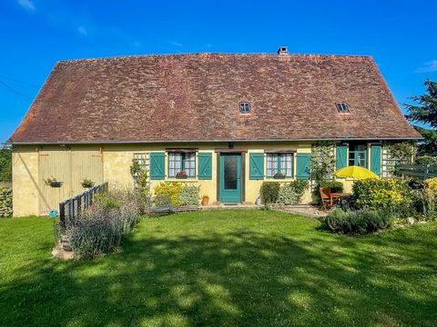 Charming old detached country cottage at the edge of a sweet village in a quiet hamlet in the Dordogne. This is a great opportunity to have some tranquility and calm in your life. The cottage has a rustic style with a large Périgourdine roof which al...