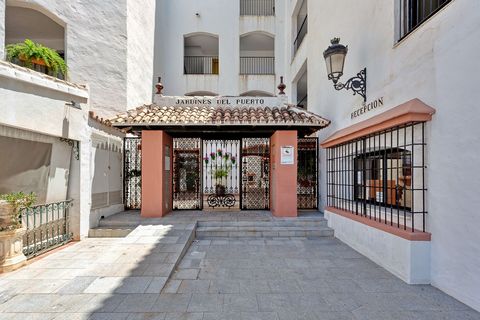 Located in Puerto Banús. Jardines del Puerto, Puerto Banus The Perfect holiday apartment in Jardines del Puerto. An oasis of tranquility in heart of Puerto Banus. Two minutes walk to the Marina and beach with many famous restaurants, nightspots and s...