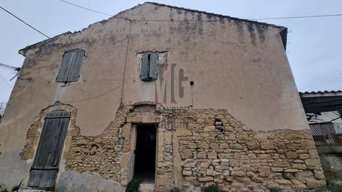 Twoja agencja Maurice Garcin w Sorgues oferuje Ci kamienny wiejski dom do całkowitego remontu oraz działkę o powierzchni około 200 m2. Niech to będzie 