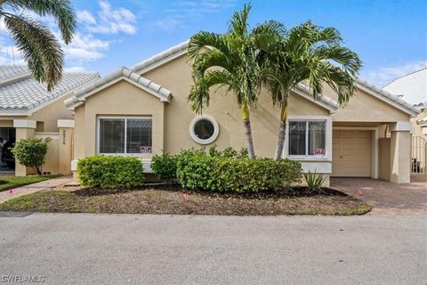 Introducing this stunning detached villa in an upscale gated community, where coastal living meets comfort. Ideally located near the beach, it's a bright, airy paradise flooded with natural light. For beach lovers, it's a short bike ride away, and it...