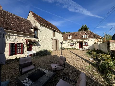 #EXCLUSIVE TO BEAUX VILLAGES! An attractive and charming stone property steeped in history dating back to the Pilgrim path in the 17th C. Arranged round a pretty courtyard with a barn and an independant 3 bedroom/2 bathroom renovated 2nd house. The m...