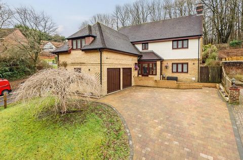 £800,000 - £850,000 Guide Price. Elegantly presented five-bedroom detached residence. State-of-the-art kitchen - utility / office / gym. Three receptions rooms - living room / dining room / garden - in-excess of 2,500 sq/ft. Three luxurious bathrooms...