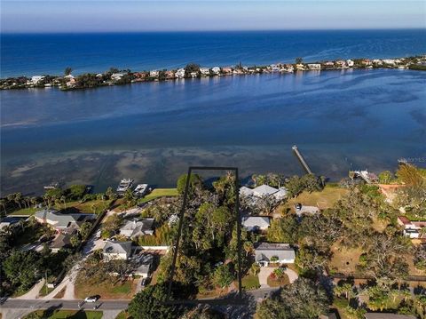 Also see MLS # 4599628 Parcel ID# 016702009 Ready to build your waterfront dream home? Some of the highest elevations along Blackburn Bay in Nokomis. .88 acres overlooking beautiful Blackburn Bay with sunsets views over Casey Key. Boating, fishing, p...