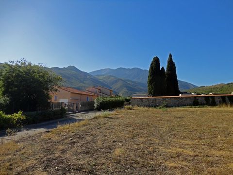 Dpt Pyrénées Orientales (66), à vendre ESPIRA DE CONFLENT terrain constructible de 597,00 m² plat