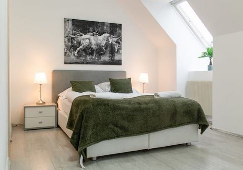 A charming and spacious apartment in the heart of Vienna in the embassy district. Only 3 minutes from Rennweg train station and offers access to numerous public transportation options. We offer EXCLUSIVE: ✔ Shuttle service for up to 8 people for €60 ...