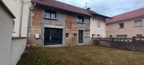The Regional Real Estate Firm offers you for sale this partially renovated stone house. Offering a living area of 151.50 m2, this plateau to be fitted out to your tastes is offered on a plot of approximately 300 m2 (with a closed parking space and a ...