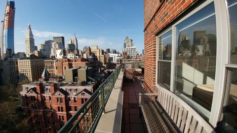 Rarely available high floor home on Gramercy Park with direct park views! Full service doorman building with garage and you can have your own coveted Key to Gramercy Park! This is a corner home with spectacular open city and park views facing south, ...