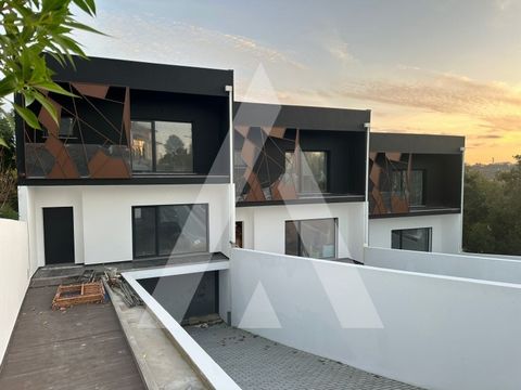 4 bedroom villa in Casal de Matos, Leiria, with finishes rigorously selected for its luxury sector, namely equipped with home automation. Close to the city centre, the pedestrian paths along the River Liz that will provide you with great moments of o...