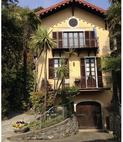 The holiday home with two identical holiday apartments (“Camelia” above and “Azalea” below) can be found close to the lake, with an impressive view over the lake to Bellagio and Villa Balbianello. Quietly located on the edge of the small village of T...