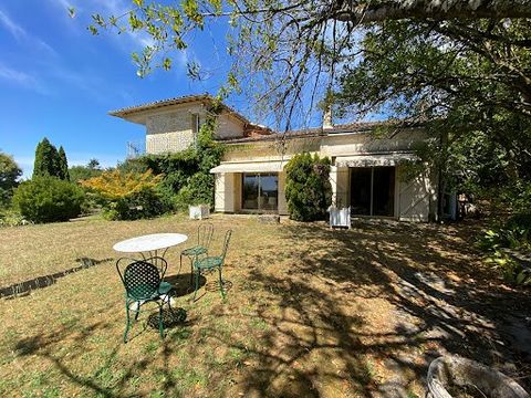 This unique property sits in 3 hectares of land on the right bank only 15 minutes from Bordeaux town centre and the gare Saint-Jean. Nestled in a beautiful rural setting at the end of a no through road. The house and stone dependencies enjoy an amazi...