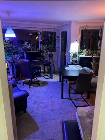 I offer the new furnished flat in Hannover Südstadt. It has a balcony in a quiet location. The flat has a fitted kitchen and a sofa bed. The flat can be viewed before letting. Please contact me if you have any questions.