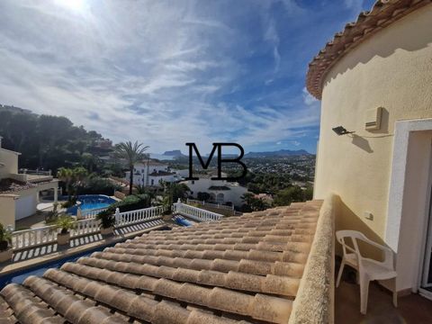 SEA VIEW - 5-ROOM HOUSE WITH POOL This 5-room house of 200 m² (2,153 sq ft) is for sale in Moraira. It overlooks the sea and faces south. The interior is divided into five bedrooms, a fitted kitchen and three bathrooms. The house has gas-fired heatin...
