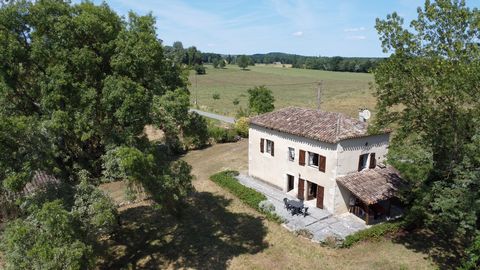 Beautiful stone house of 90 m2 (three bedrooms) on two levels in a very countryside environment. Double garage of contemporary construction 34 m2. Flat plot of 4165 m2 surrounded by mature trees and bordered by a small stream. Well Kitchen 14 m2, sto...