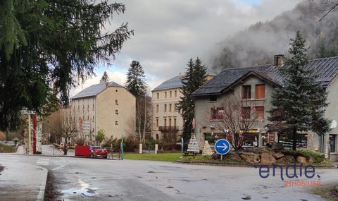 Aulus les Bains is a small spa town located at an altitude of 700 m. In the hollow of the Ariège mountains you will discover this house located in an open area and the house is well exposed.  For more information on the town, click here: ... The firs...