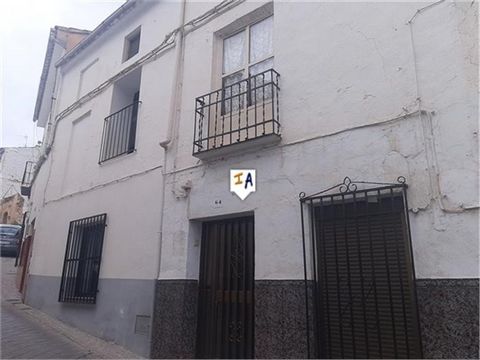 This Large 4 bedroom townhouse is situated in the popular and historical city of Alcala la Real in the south of Jaen province in Andalucia, Spain. With an impressive build size of 309m2 the property has a private courtyard / garden area with many sto...