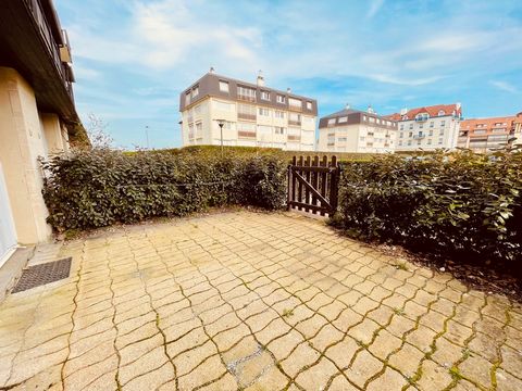 XXX EXCLUSIVITY NORMANDY IMMOBILIER VILLERS SUR MER XXXX RESIDENCE LES COLOMBIERES, 30M beach, 2-room apartment of 26m2 transformed into 3 rooms benefiting from a beautiful terrace of 15m2 facing EAST. living room with fitted kitchen, two bedrooms, s...