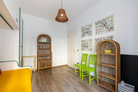 This cosy flat was renovated in late 2022 and offers all the comforts for a wonderful holiday. Underfloor heating, music corner, library, children's room complete with play equipment, The region is home to countless historical attractions and places ...