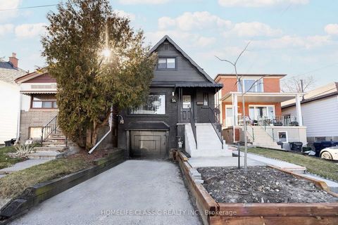 Welcome to your dream home in Toronto's Birchcliffe area! This recently renovated detached residence offers 4+1 bedrooms, featuring a brand new 2024-finished basement apartment with new appliances. Ideal for in-laws or rental income. Freshly painted ...