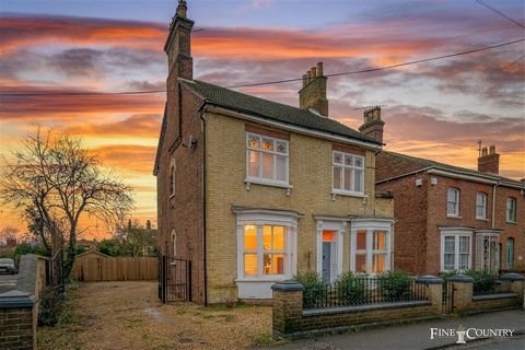 A very attractive, Victorian house of fine proportions stands in a popular street in the centre of the market town of Spalding, known in particular for its Georgian architecture, excellent grammar schools and pretty river running through the middle o...