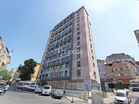 Apartamentos con vistas a la ciudad en venta en la residencia de İstanbul Kağıthane Los apartamentos listos para mudarse se encuentran en Kağıthane, que es una de las zonas más populares del lado europeo con sus nuevas inversiones recientemente. Los ...