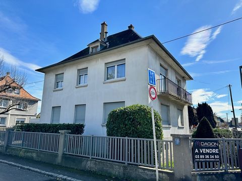 ILLZACH, MODENHEIM sector, we offer for sale this large house, currently divided into two apartments (one of which is rented), located in front of the park of Modenheim. The house is composed as follows: - on the raised ground floor: an apartment of ...