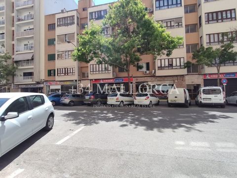 For sale or rent spacious comercial premises of 1290 m2 in Av. SANT FERNANDO. Next to PASCUAL RIBOT street. Old cinema with an open space with high ceilings and facade that can be used for visibility from the street with a frontage of 13 m and height...