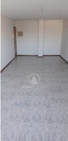 We present an exceptional opportunity. Offices or storage rooms in a residential building, located in the centre of Quinta do Conde on Avenida Largo do Mercado. Access from the interior of the building. No direct access to the street. Located on the ...