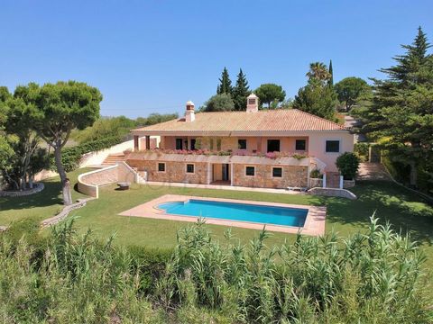 Located in Loulé. A traditional and incredibly unique villa situated in an idyllic and peaceful location of Vale Judeu, close to Vilamoura. The bungalow style property has been built with charm and character and offers stunning views to the coast and...
