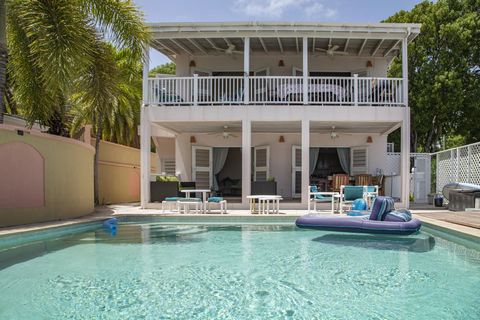 Located in Saint John's. Price US$2,000 / month – Long Term Bedrooms 2 Bathrooms 1 The first glimpse of Turtle Cove entices you. An ample lounge and through to the swimming pool with glorious sea beyond, Turtle Cove anticipates your every need and de...