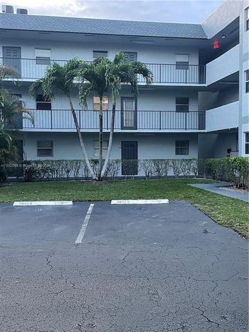 Motivated Seller!!! Large One bedroom with plenty of closet and storage space. Spacious patio overlooking the beautiful golf course of Colony West Golf Club. Cable, Internet, and Water are included in the HOA. Brand new AC with 5year warranty. Emotio...